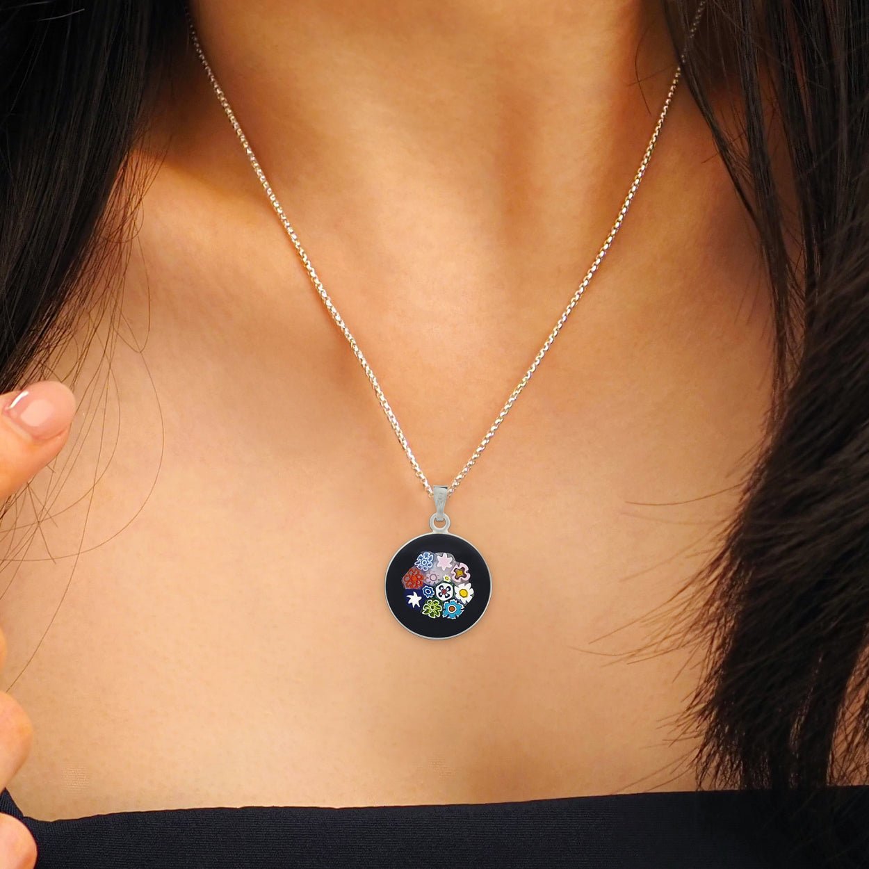 Bouquet in Bloom 黑色吊墜頸鏈 - 18mm - 吊墜頸鏈