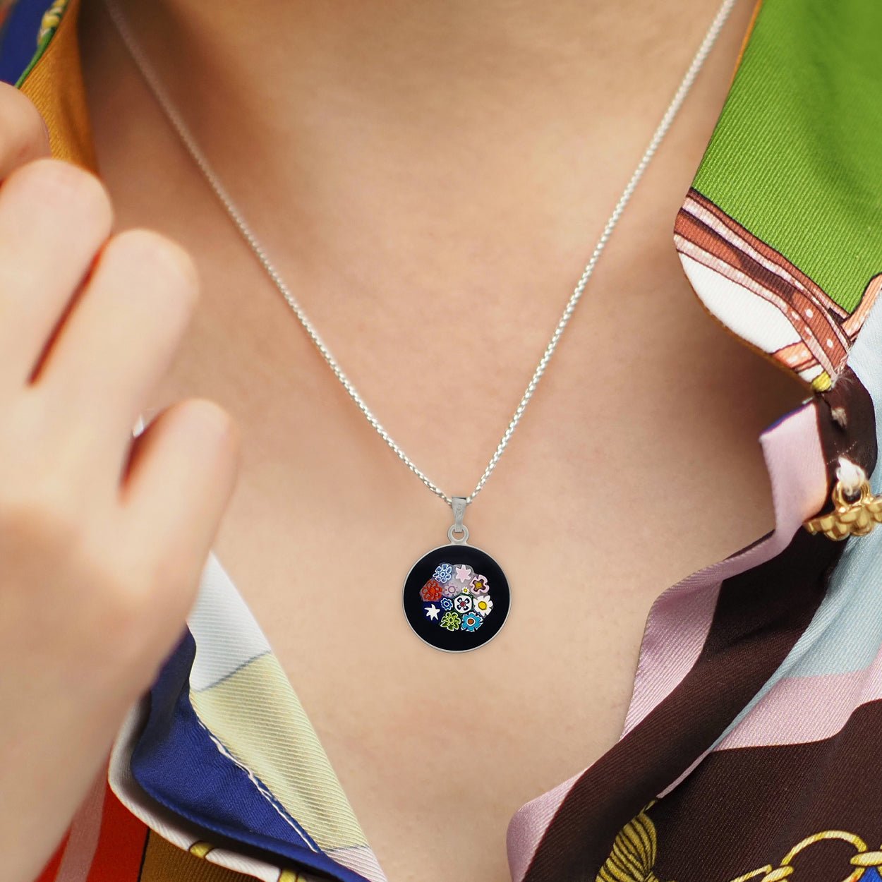 Bouquet in Bloom 黑色吊墜頸鏈 - 18mm - 吊墜頸鏈