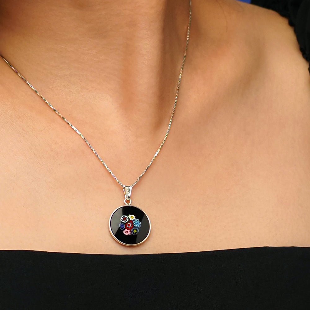 Bouquet in Bloom 黑色吊墜頸鏈 - 18mm - 吊墜頸鏈