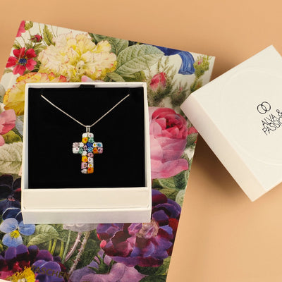 Cross in Bloom 碎花十字架頸鏈 - 2mm濶 低敏感316L鈦鋼 - 吊墜頸鏈