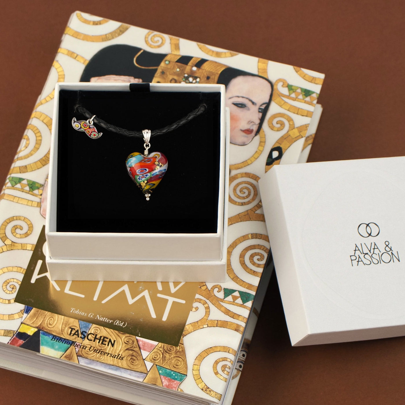 THE KISS 拉花心形頸鏈 - 啡色 皮革頸鏈 - 吊墜頸鏈